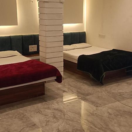 Maharaja Guest House Nashikkar Akalkot Exteriér fotografie